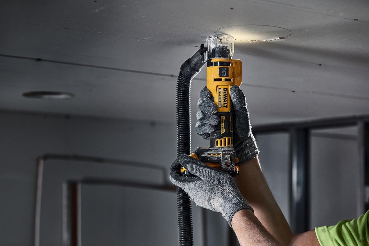 Sega da taglio per gesso Dewalt DCE555N-XJ 18V XR