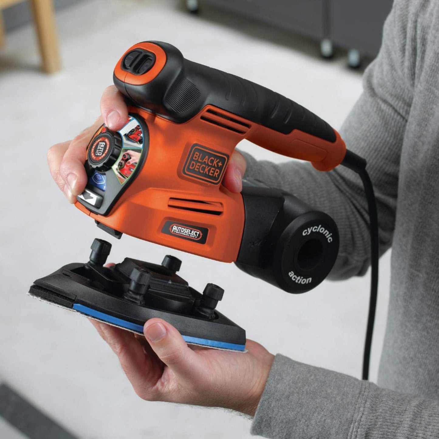 Lijadora multifuncional Black&Decker KA280LK - 220w tecnología autoselect 4 en 1 con 22accesorios y bolsa de transporte BLACK +