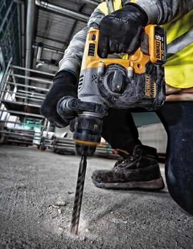 Kit Dewalt 8 herramientas + 3 bat 5ah + Cargador DCB1104 + 4xTstak VI Kit DCK834P3