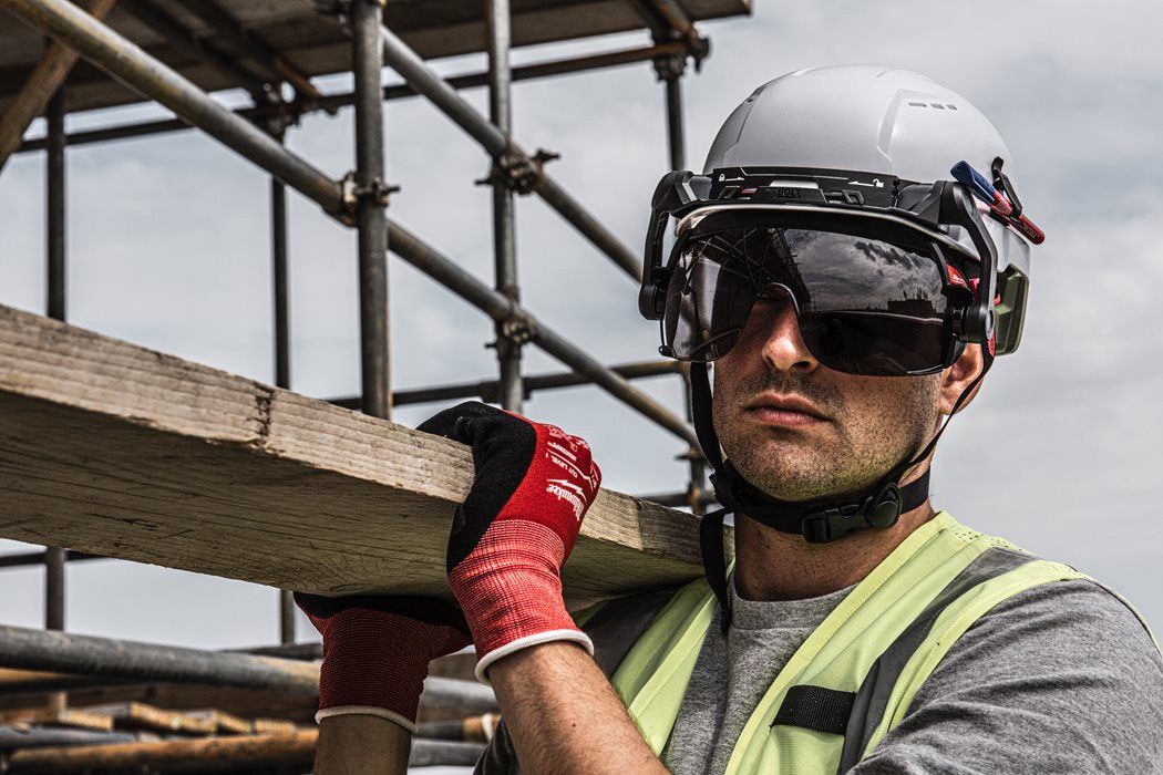 Casco ventilato Bolt 200 Milwaukee