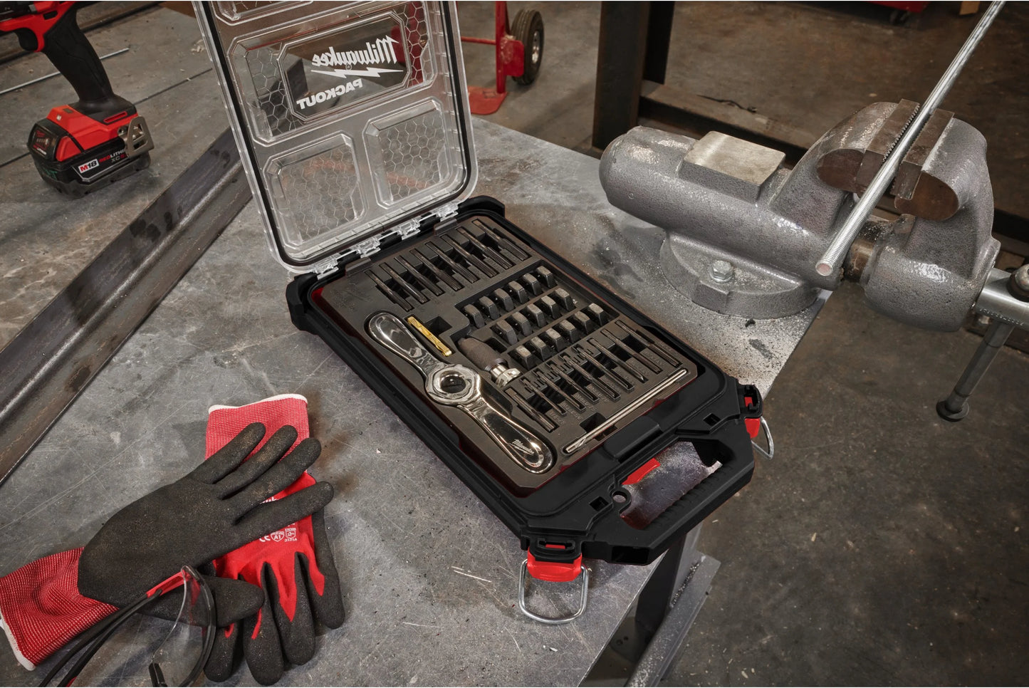 Juego de 38 piezas de machos y terrajas Milwaukee Packout