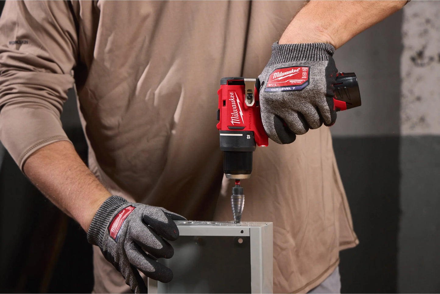 Taladro percutor subcompacto Milwaukee M12BLPDRC-0