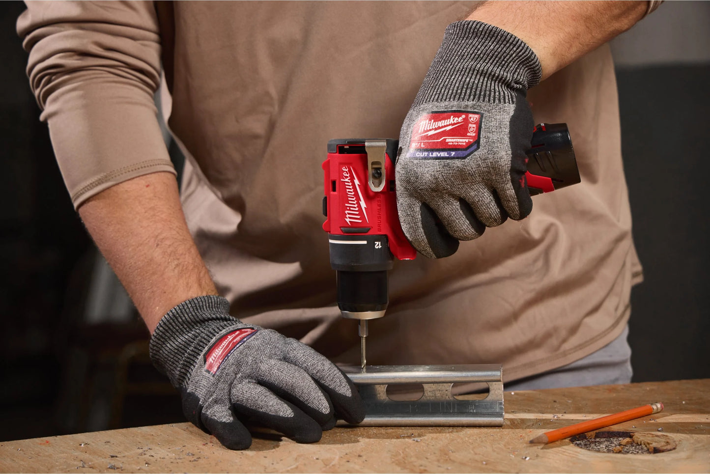Taladro percutor subcompacto Milwaukee M12BLPDRC-0