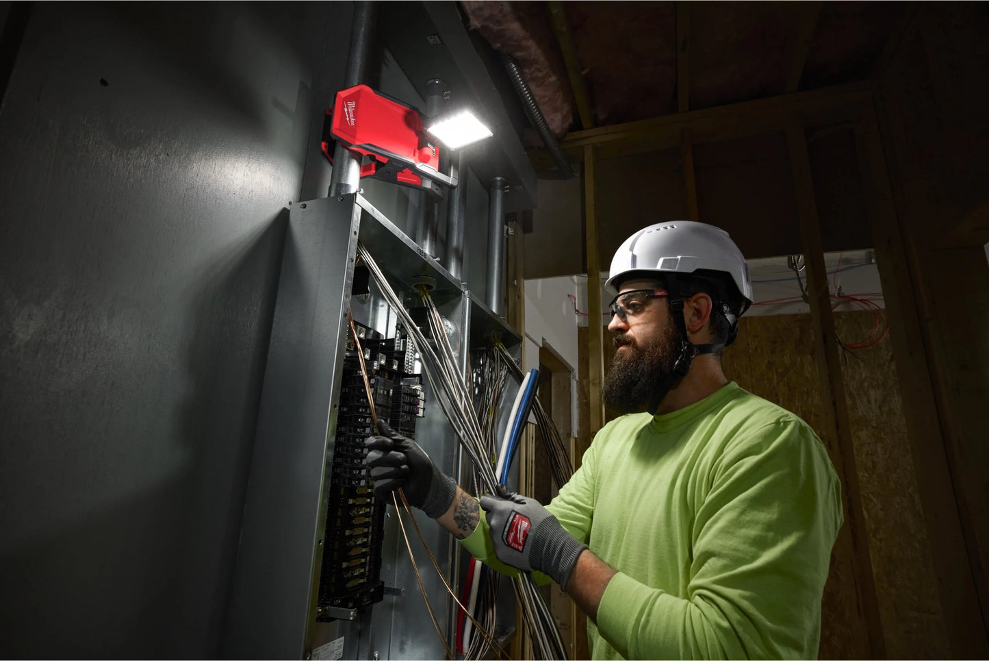 Luz de área pivotante Milwaukee M18 PAL2-0