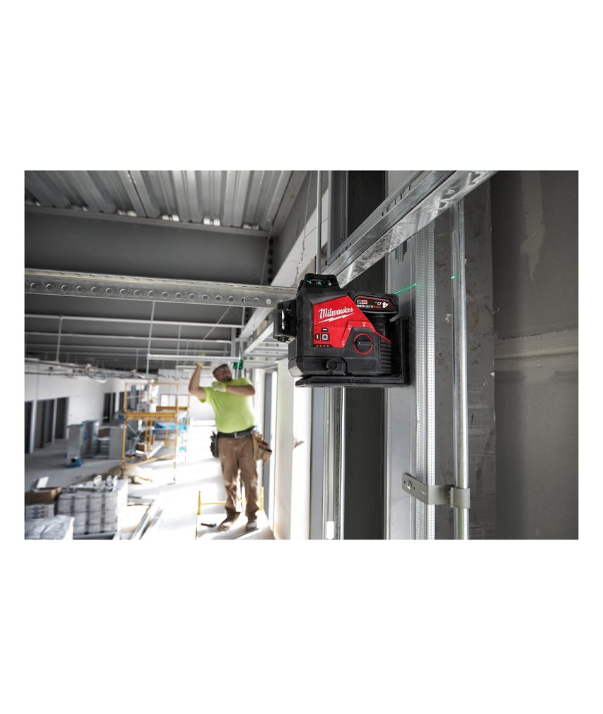 Livella laser a 3 linee verde Batteria M12 + caricatore + custodia Milwaukee M123PL-401C